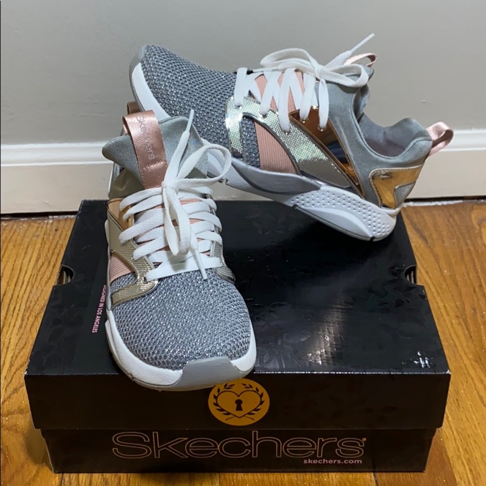 Kids size 4 sketchers sneakers